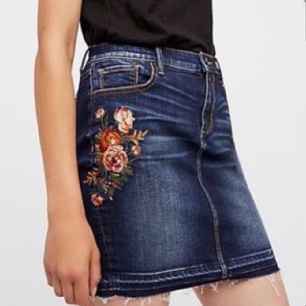 Driftwood Jean Kate Embroidered Skirt